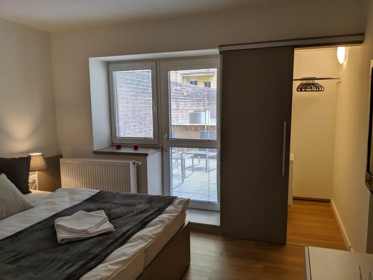 Ap 1 - Apartments 4U Brezinova "Overnight Simply" Hradec Králové Exterior foto