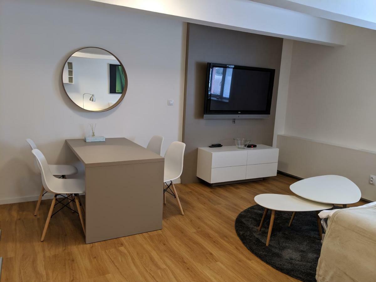 Ap 1 - Apartments 4U Brezinova "Overnight Simply" Hradec Králové Exterior foto