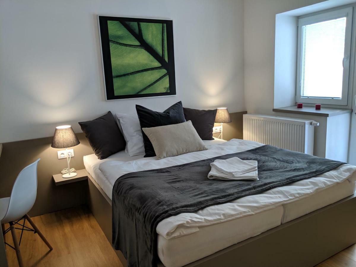 Ap 1 - Apartments 4U Brezinova "Overnight Simply" Hradec Králové Exterior foto